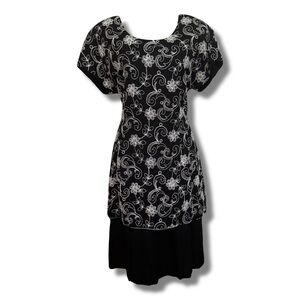 NWT Vintage Embroidered Floral Dress